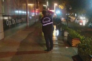 Hastanenin penceresinden &ouml;l&uuml;me atladı
