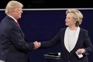 Clinton ile Trump arasındaki fark a&ccedil;ılıyor!
