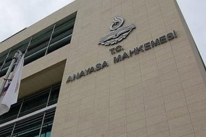 'Ahlaki durum'dan atılan 7 subayın davası AYM'de