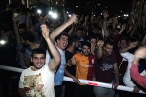 Elazığ'da erkek &ouml;ğrenciler yurt y&ouml;netimi protesto etti