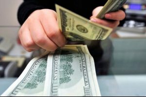 Başkanlık tartışmalarıyla birlikte dolar rekor kırıyor