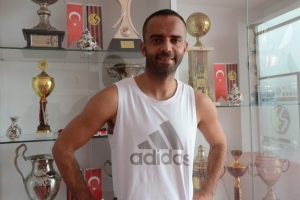 'N&ouml;bet&ccedil;i golc&uuml;', Milli Takım'ı değerlendirdi