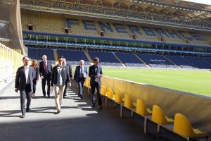 MANU yetkilileri &Uuml;lker Stadyumu'nu gezdi