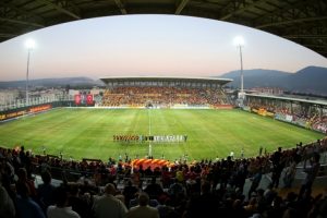 İzmir'de stada Aziz Kocaoğlu'nun ismi verildi