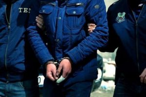 'Hayırdır ağabey bu kez kimi g&ouml;zaltına alacağız' diyen muhtar g&ouml;zaltında