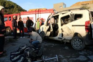 Kontrolden &ccedil;ıkan ara&ccedil; takla atarak durabildi