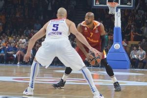 Gergin ma&ccedil;ta Galatasaray Odeabank, CSKA Moskova'ya 109-84 yenildi