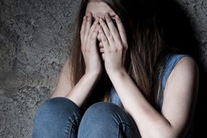 15 yaşındaki kızı boyundan &ouml;pmeye 15 yıl istendi