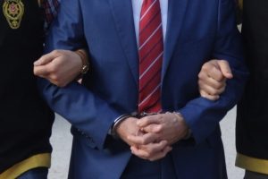 5 ilde iş adamlarına operasyon: 16 g&ouml;zaltı