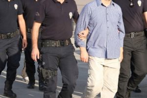 İstanbul'daki FET&Ouml; soruşturmasında 19 g&ouml;zaltı