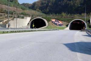 Bolu'da TEM'in İstanbul y&ouml;n&uuml; ulaşıma a&ccedil;ıldı