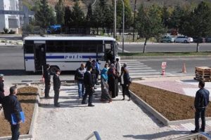 Boz&uuml;y&uuml;k'te 4 FET&Ouml; ablası tutuklandı