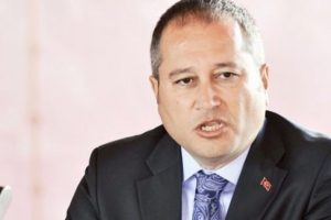 Kan donduran a&ccedil;ıklama! "Kendini kesip yiyen var"
