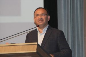 "Atat&uuml;rk d&ouml;nemi fili bir başkanlık sistemidir"