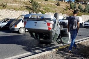 Takla atan otomobilin i&ccedil;inden sağ &ccedil;ıktılar