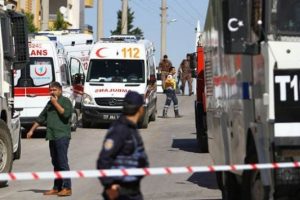 Gaziantep'te h&uuml;cre evi baskınında patlama! 3 şehit