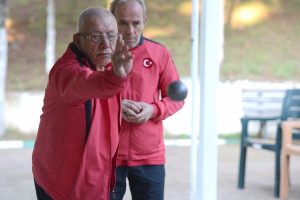 Bursa'da 76 yaşında milli oldu, Avrupa'da zirveyi hedefliyor