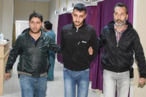 Arkadaşıyla kavga ettiğini sandığı kişiyi vurdu