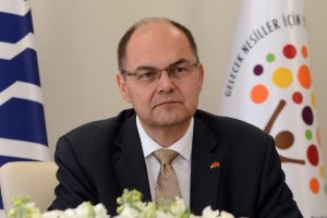 "Darbe girişimi başarısız olduğu i&ccedil;in mutluyuz"