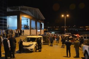 D&uuml;ğ&uuml;n &ccedil;ıkışında ağabeyi ile &uuml;&ccedil; kişiyi vurdu