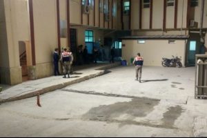 Tarlada kafası g&ouml;vdesinden ayrılmış erkek cesedi bulundu