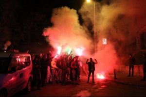 Fenerbah&ccedil;eli taraftarlardan K&uuml;tahyalı protestosu