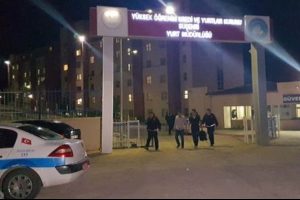Yurtta &ouml;ğrenci kavgası: 14 g&ouml;zaltı