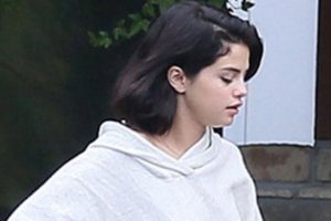 Selena Gomez rehabilitasyon merkezinde g&ouml;r&uuml;nt&uuml;lendi