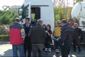 13 saattir haber alınamayan TIR s&uuml;r&uuml;c&uuml;s&uuml; aracında &ouml;l&uuml; bulundu