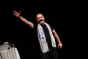 Yavuz Se&ccedil;kin g&uuml;lmekten kırdı ge&ccedil;irdi