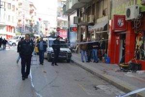 Bursa'da ganyan bayiinde kanlı kavga: 1 &ouml;l&uuml;, 1 yaralı