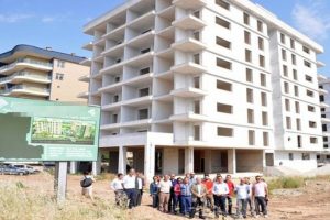 25 daireyi 90 kişiye sattığı iddia edilen sanığa tahliye