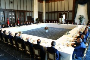 Erdoğan kanaat &ouml;nderleriyle g&ouml;r&uuml;şt&uuml;