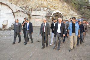 301 iş&ccedil;inin hayatını kaybettiği madende duygusal anlar