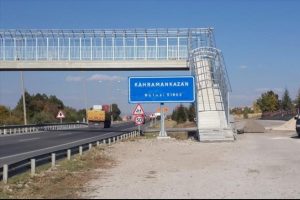 Kahraman Kazan tabelası konuldu bile