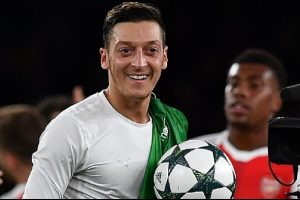 Mesut haftanın futbolcusu olabilir!