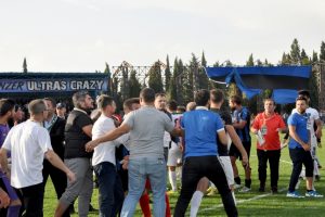 Bursa'da Karacabey Birlikspor-Kocaelispor ma&ccedil;ında &ccedil;ıkan olaylara ceza yağdı