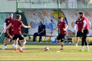 Aytemiz Alanyaspor Bursaspor'a hazırlanıyor
