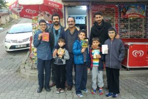 Bu bakkalda para değil, kitap ge&ccedil;iyor