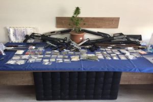 Kayseri'de uyuşturucu operasyonu: 32 g&ouml;zaltı