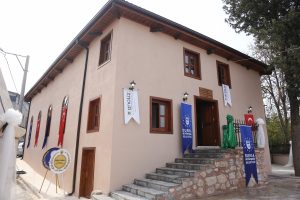 Bursa'da 4 asırlık cami yeniden hayat buldu