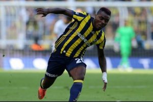 Emenike, hesabından t&uuml;m Fenerbah&ccedil;e paylaşımlarını kaldırdı