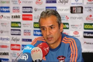 "Bireysel hatalardan birka&ccedil; haftadır gol yiyoruz"