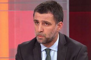 Kızından Hakan Ş&uuml;k&uuml;r'e G&uuml;len'e iletilmesi i&ccedil;in not
