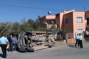 &Ouml;ğrenci servisi cezaevi minib&uuml;s&uuml; ile &ccedil;arpıştı