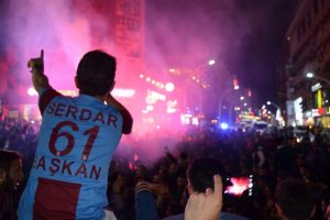 Trabzon sokaklarında coşku