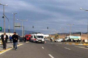 Ambulans ile otomobil &ccedil;arpıştı: 1 &ouml;l&uuml;, 4 yaralı