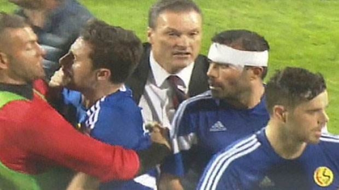 G&ouml;ztepe - Eskişehirspor ma&ccedil;ında olay! Alpay &Ouml;zalan takımını sahadan &ccedil;ekti