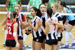 Fenerbah&ccedil;e ve Beşiktaş galibiyetle başladı