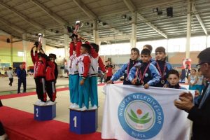 Bursa Nil&uuml;ferli cimnastik&ccedil;iler T&uuml;rkiye &uuml;&ccedil;&uuml;nc&uuml;s&uuml; oldu